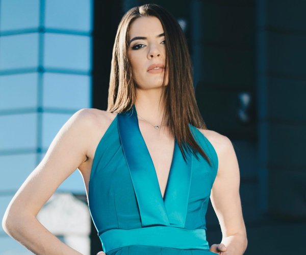 Which British Fashion Icons Have Revolutionized Women's Office Wear?